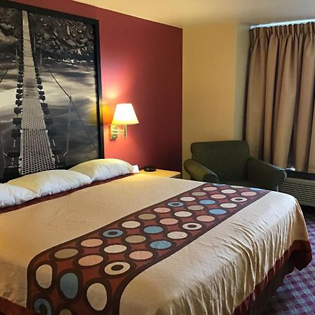 Super 8 By Wyndham Heyburn Hotel Burley Bagian luar foto