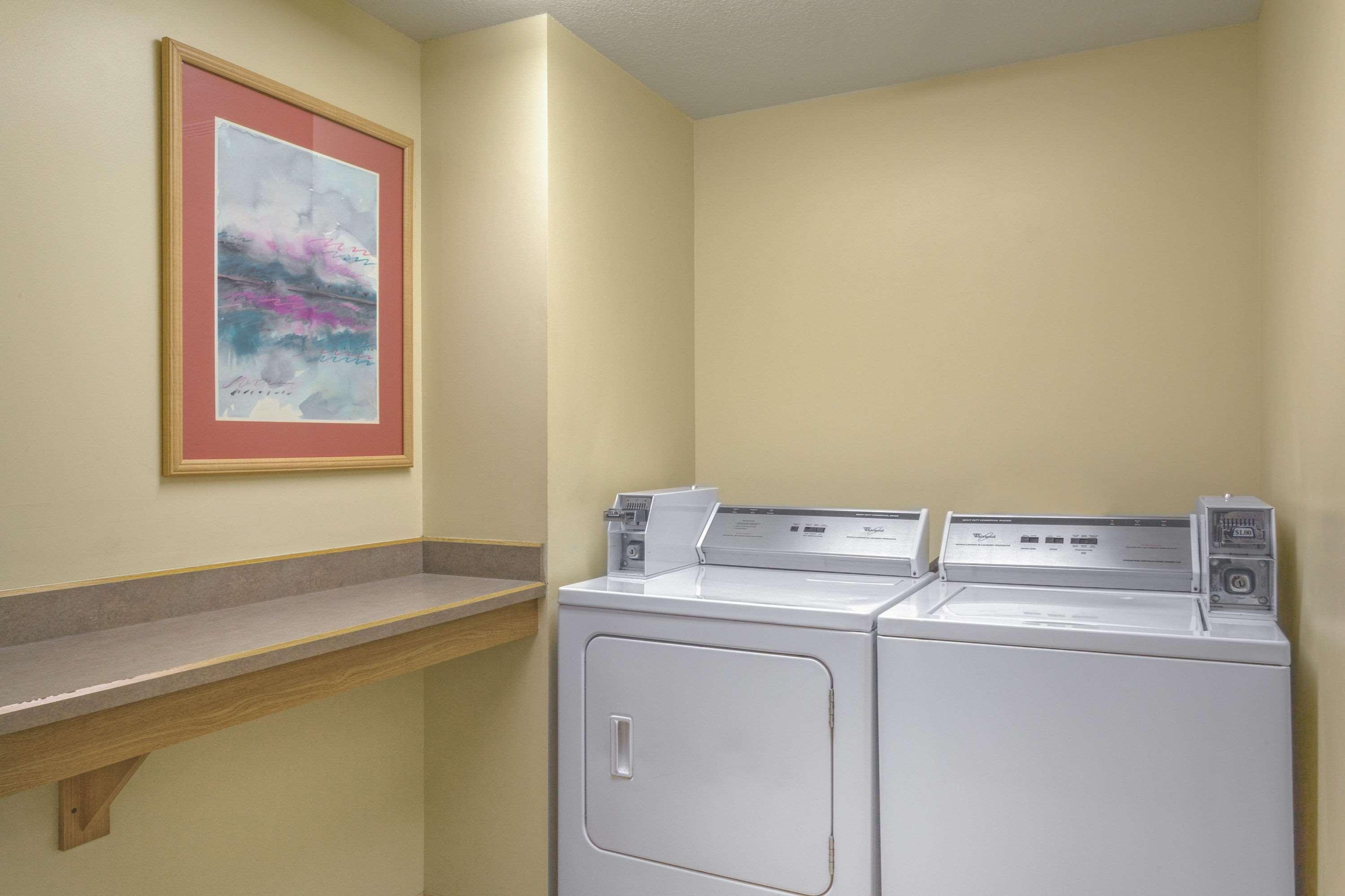 Super 8 By Wyndham Heyburn Hotel Burley Bagian luar foto