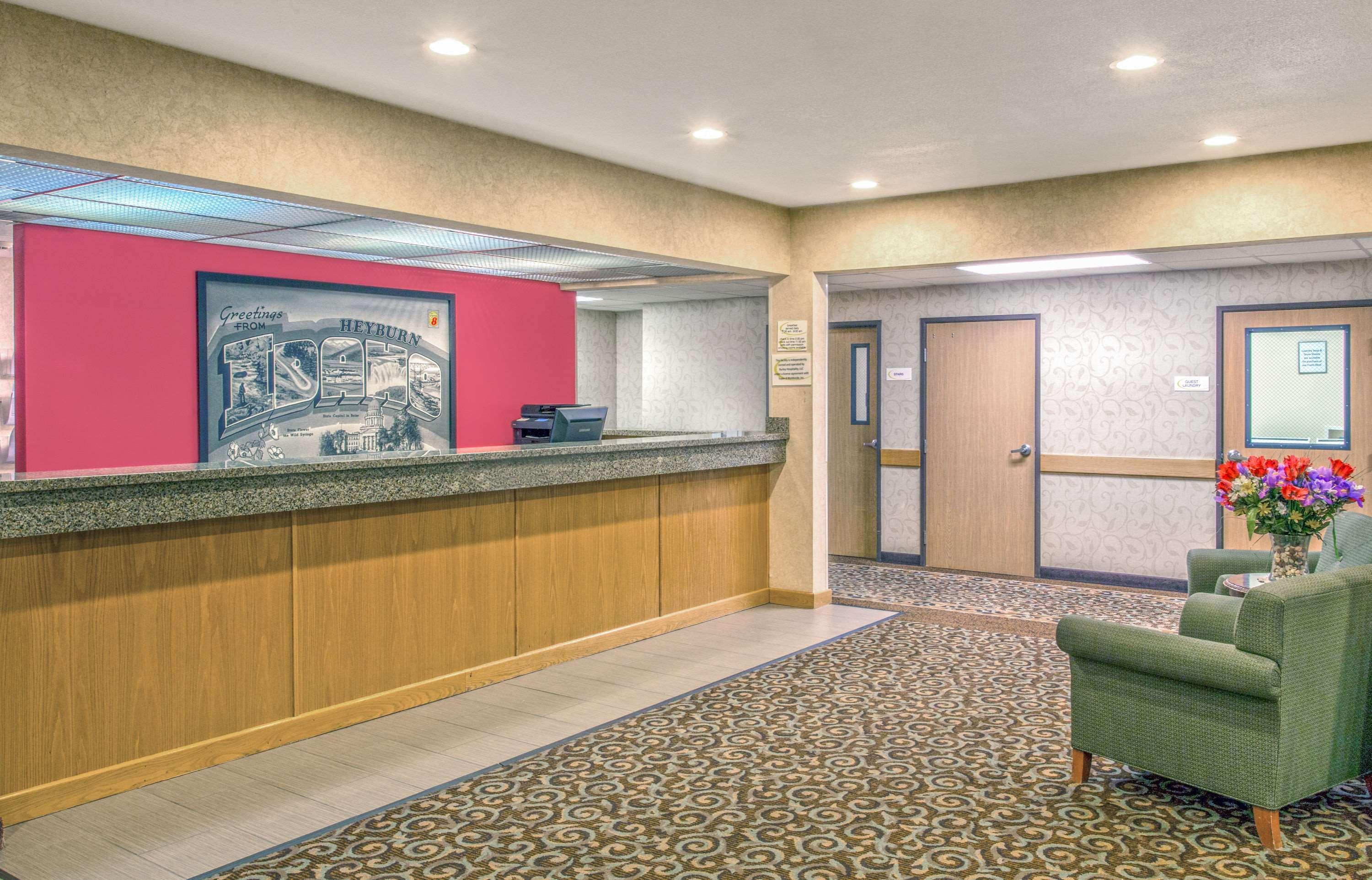 Super 8 By Wyndham Heyburn Hotel Burley Bagian luar foto