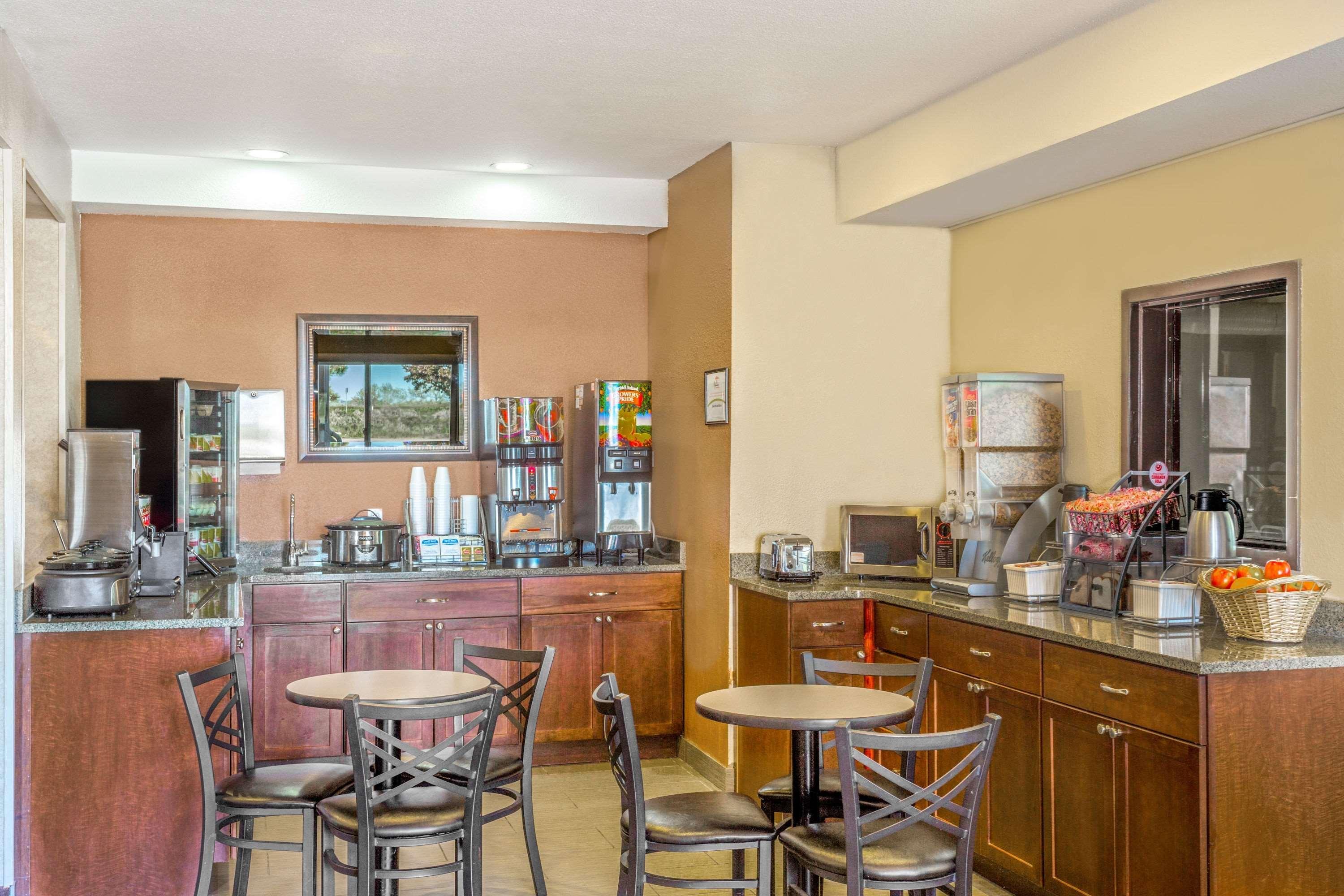 Super 8 By Wyndham Heyburn Hotel Burley Bagian luar foto