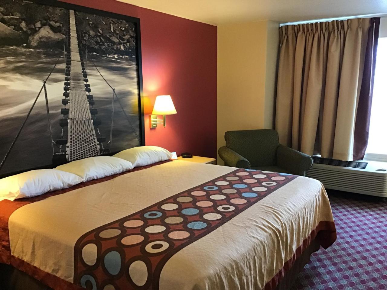 Super 8 By Wyndham Heyburn Hotel Burley Bagian luar foto