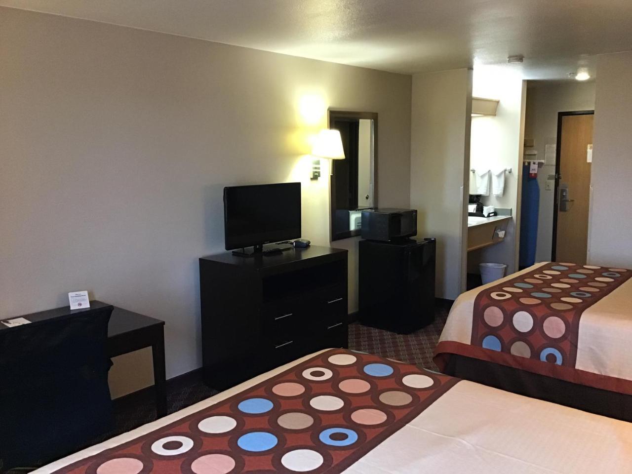 Super 8 By Wyndham Heyburn Hotel Burley Bagian luar foto