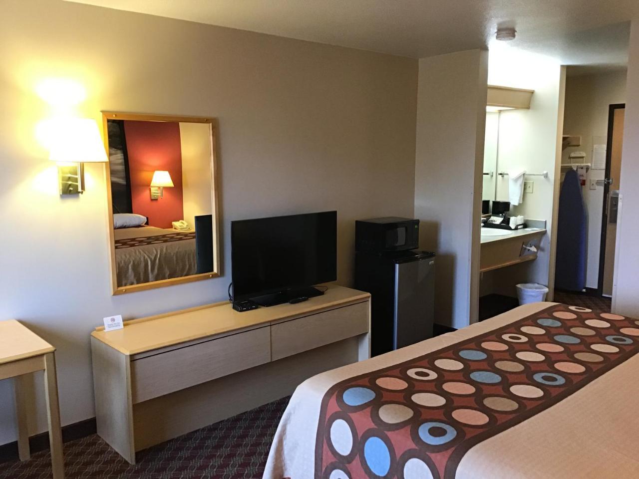 Super 8 By Wyndham Heyburn Hotel Burley Bagian luar foto